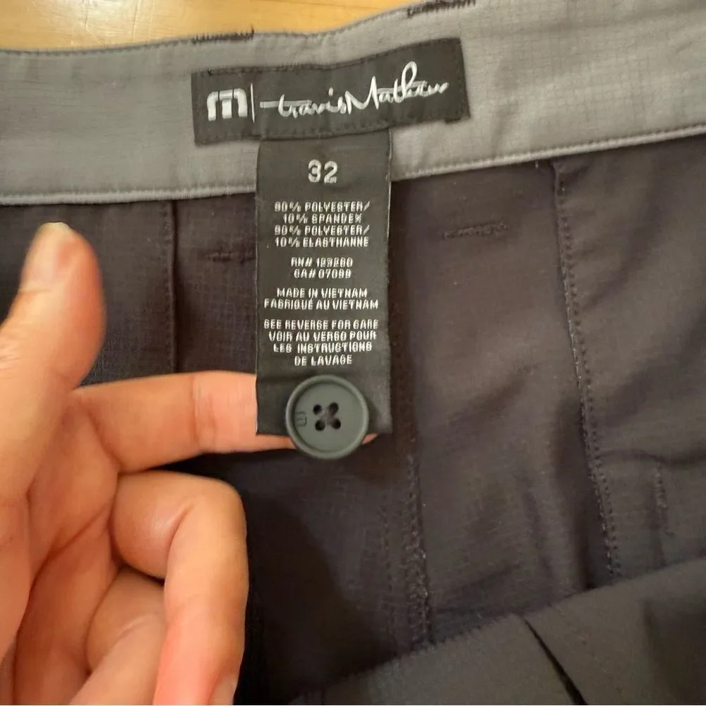 TravisMathew The Beck Perfect  Short 9.5” in Black 32